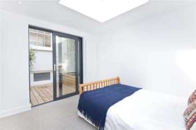  Image of 2 Bedroom Maisonette for sale at Islington London Essex Road, N1 7BJ