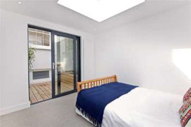  Image of 2 Bedroom Maisonette for sale at Islington London Essex Road, N1 7BJ