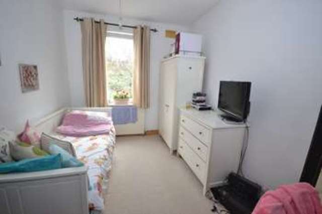  Image of 2 Bedroom End of Terrace for sale at Walton Wakefield West Yorkshire, WF2 6NJ