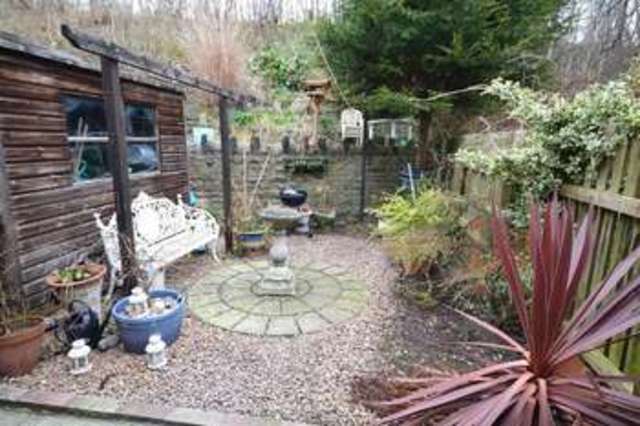  Image of 2 Bedroom End of Terrace for sale at Walton Wakefield West Yorkshire, WF2 6NJ