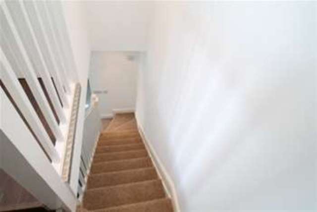  Image of 1 Bedroom Flat to rent at Croydon, CR0 2UB