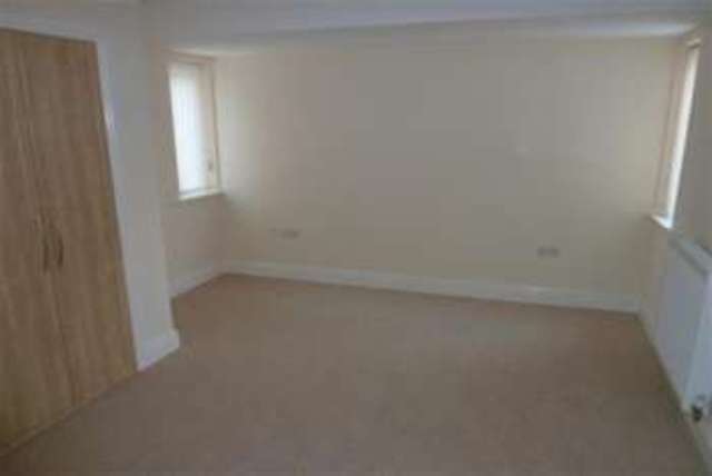  Image of 2 Bedroom Flat to rent at Nottingham, NG4 2QS