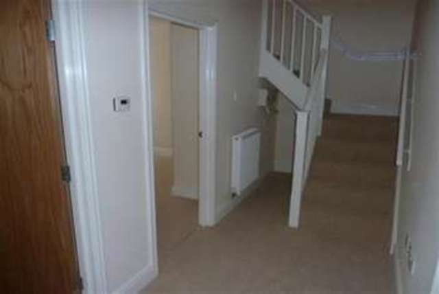  Image of 2 Bedroom Flat to rent at Nottingham, NG4 2QS