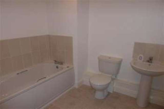  Image of 2 Bedroom Flat to rent at Nottingham, NG4 2QS