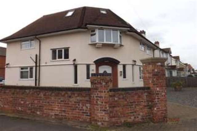  Image of 3 Bedroom Flat to rent at Skegness, PE25 1BL