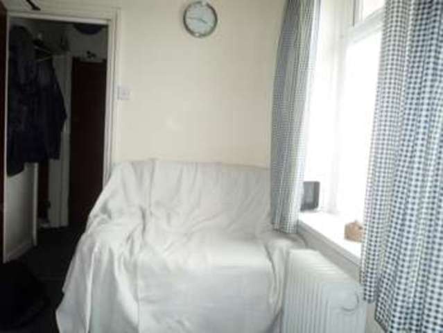  Image of 1 Bedroom Flat to rent at Penarth Road Grangetown Cardiff, CF11 6FR