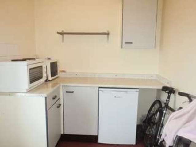  Image of 1 Bedroom Flat to rent at Penarth Road Grangetown Cardiff, CF11 6FR