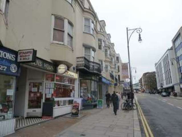  Image of 1 Bedroom Flat to rent at Queens Road  Brighton, BN1 3XB