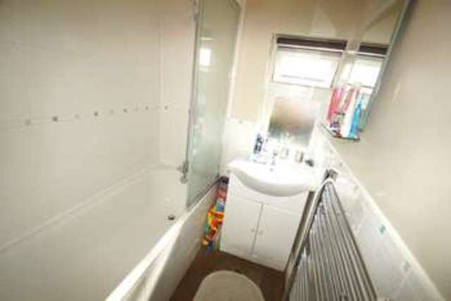  Image of 4 Bedroom Semi-Detached for sale at Beckenham, BR3 4AR