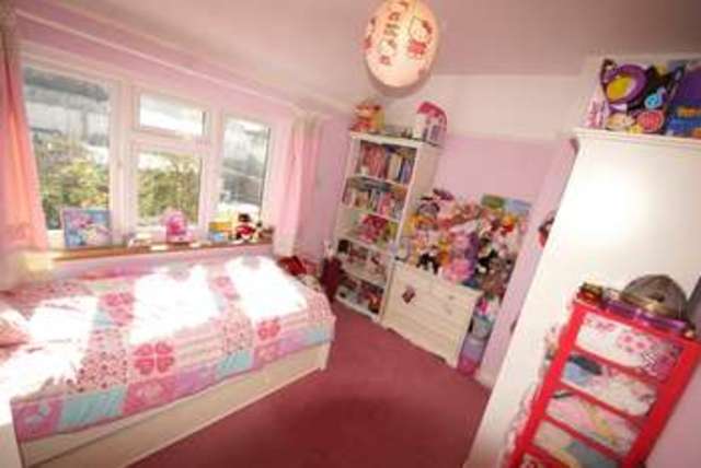  Image of 4 Bedroom Semi-Detached for sale at Beckenham, BR3 4AR