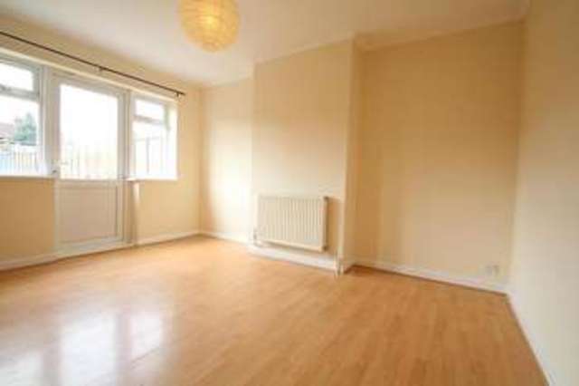  Image of 3 Bedroom Detached to rent at Croydon, CR0 3DT