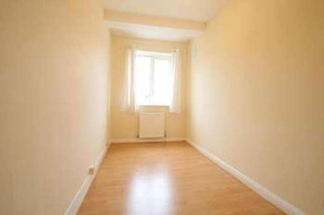  Image of 3 Bedroom Detached to rent at Croydon, CR0 3DT
