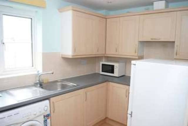  Image of 2 Bedroom Flat to rent at Romford, RM3 0GZ