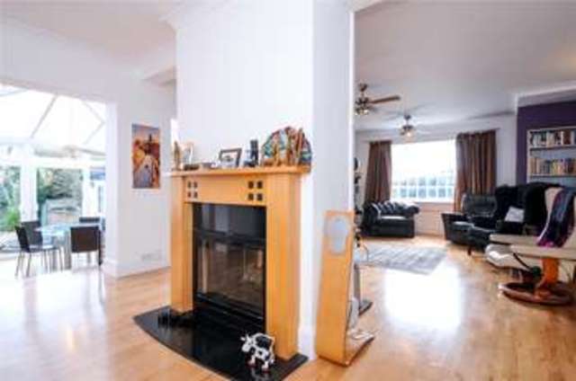  Image of 4 Bedroom Detached for sale at Knowl Hill Reading Knowl Hill, RG10 9XX
