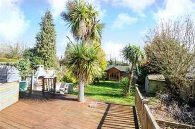  Image of 4 Bedroom Detached for sale at Knowl Hill Reading Knowl Hill, RG10 9XX