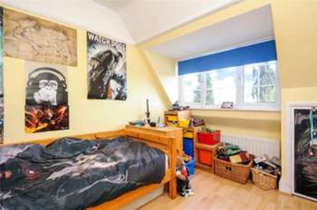  Image of 4 Bedroom Detached for sale at Knowl Hill Reading Knowl Hill, RG10 9XX