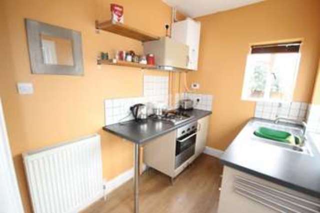  Image of 3 Bedroom Semi-Detached to rent at Southmead Road Westbury-On-Trym Bristol, BS10 5DR
