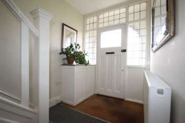  Image of 3 Bedroom Semi-Detached to rent at Southmead Road Westbury-On-Trym Bristol, BS10 5DR