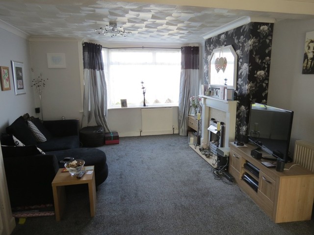  Image of 3 Bedroom End of Terrace for sale at St Annes Grove  Fareham, PO14 1JL