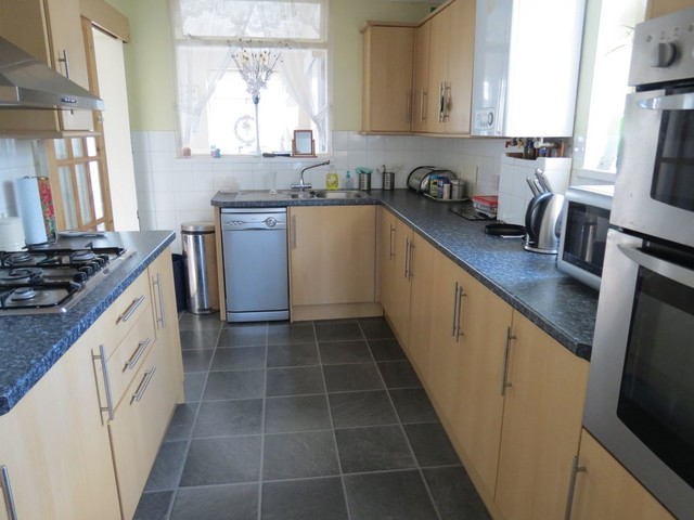  Image of 3 Bedroom End of Terrace for sale at St Annes Grove  Fareham, PO14 1JL