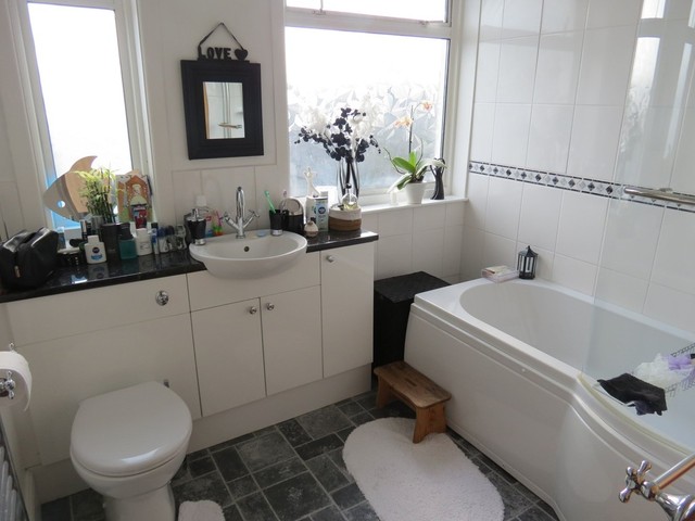  Image of 3 Bedroom End of Terrace for sale at St Annes Grove  Fareham, PO14 1JL