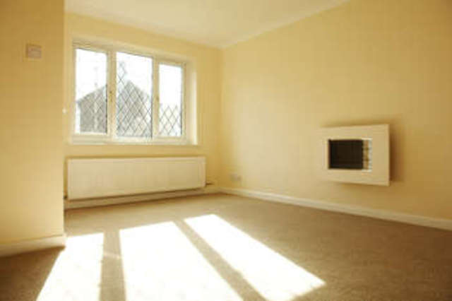  Image of 2 Bedroom Semi-Detached for sale at Diggle Saddleworth Diggle, OL3 5PT