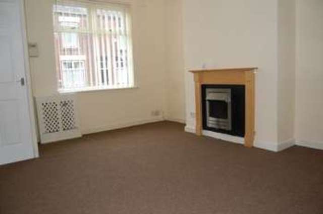  Image of 2 Bedroom Terraced to rent at Thorne Street Farnworth Bolton, BL4 7LQ
