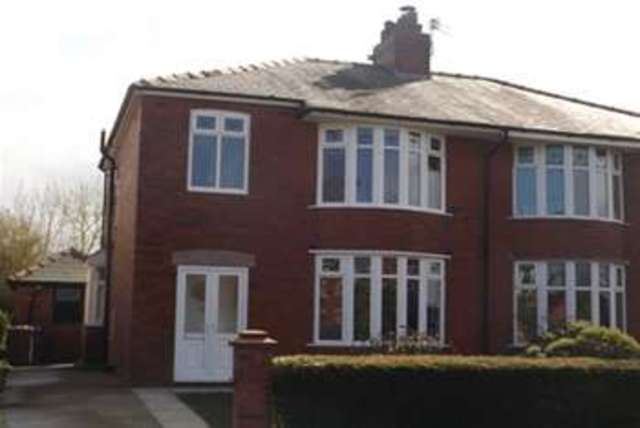  Image of 3 Bedroom Semi-Detached to rent at Preston, PR5 5US