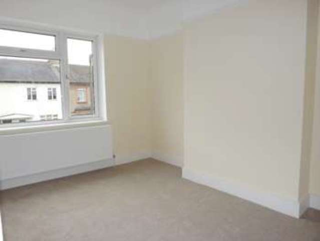  Image of 3 Bedroom Terraced for sale at Tolworth Surrey Tolworth, KT6 7SZ