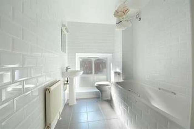  Image of 2 Bedroom Flat for sale at London Bridge, SE1 3LZ