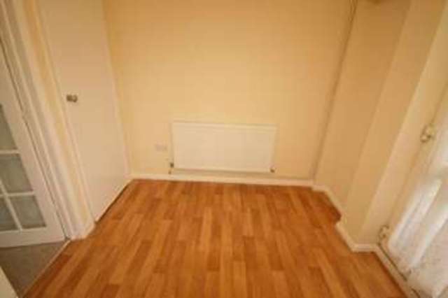  Image of 2 Bedroom Terraced to rent at Langley, SL3 8RW