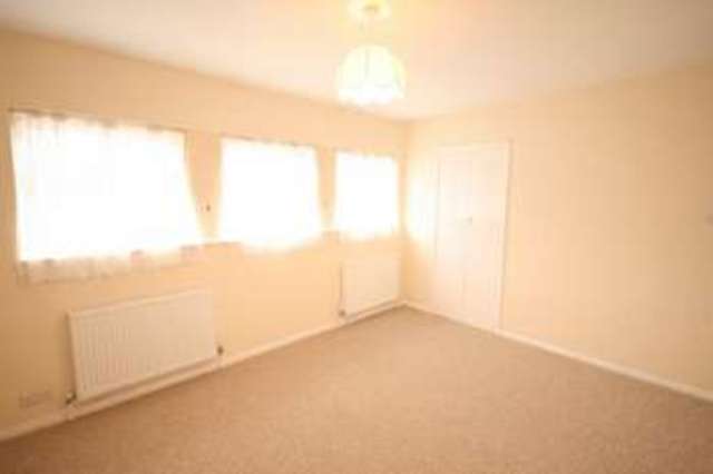  Image of 2 Bedroom Terraced to rent at Langley, SL3 8RW