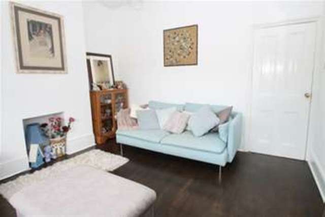  Image of 2 Bedroom Flat to rent at London, SE6 1LG