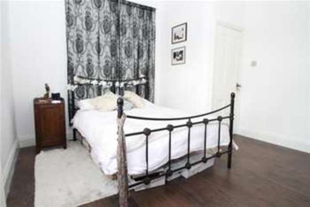  Image of 2 Bedroom Flat to rent at London, SE6 1LG