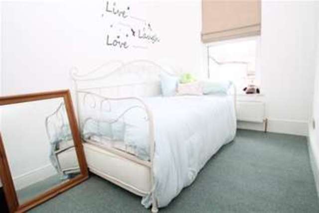  Image of 2 Bedroom Flat to rent at London, SE6 1LG