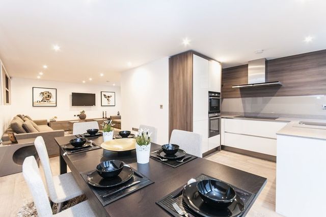  Image of 3 Bedroom Mews to rent at Dumpton Place Primrose Hill London, NW1 8JB