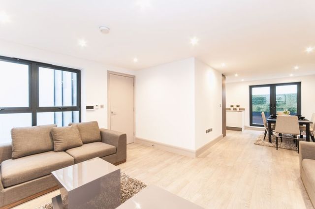  Image of 3 Bedroom Mews to rent at Dumpton Place Primrose Hill London, NW1 8JB