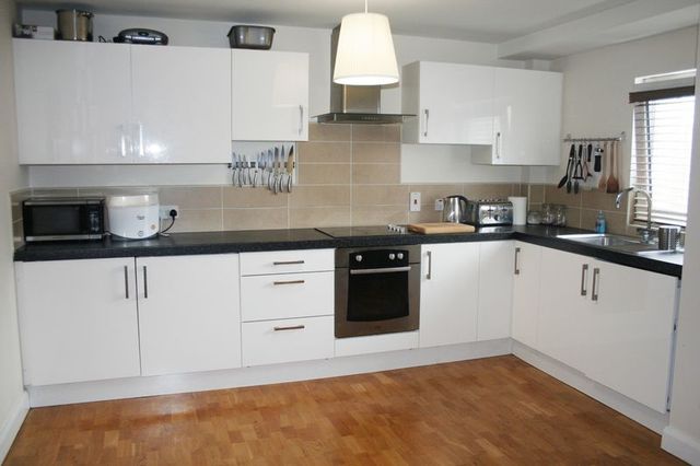  Image of 2 Bedroom Flat to rent at Woodbrook Avenue  Lisburn, BT28 2ZG