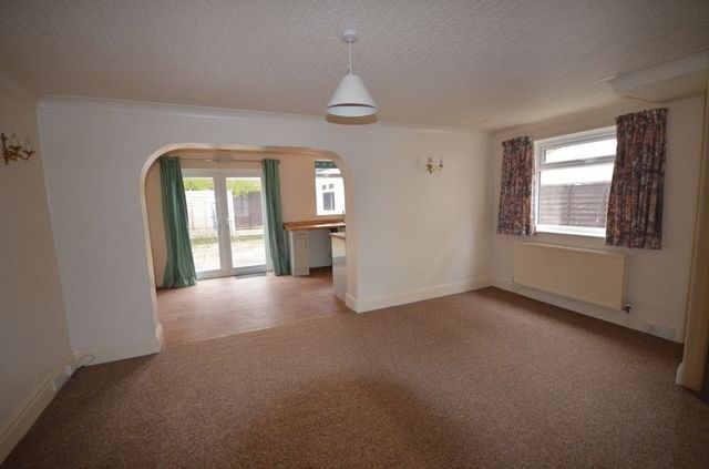  Image of 3 Bedroom Semi-Detached for sale at Compley Avenue  Poulton-Le-Fylde, FY6 8AL