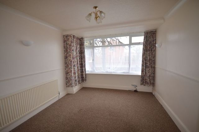  Image of 3 Bedroom Semi-Detached for sale at Compley Avenue  Poulton-Le-Fylde, FY6 8AL