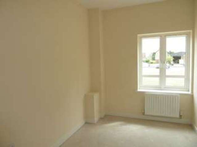  Image of 2 Bedroom Flat to rent at River View  Northampton, NN4 8EL