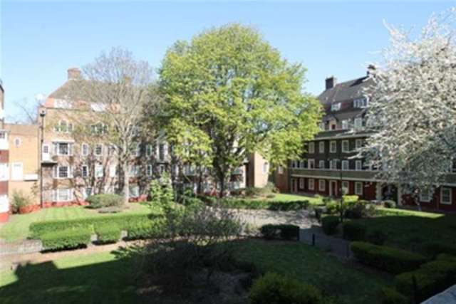  Image of 2 Bedroom Flat to rent at London, SW8 2AW