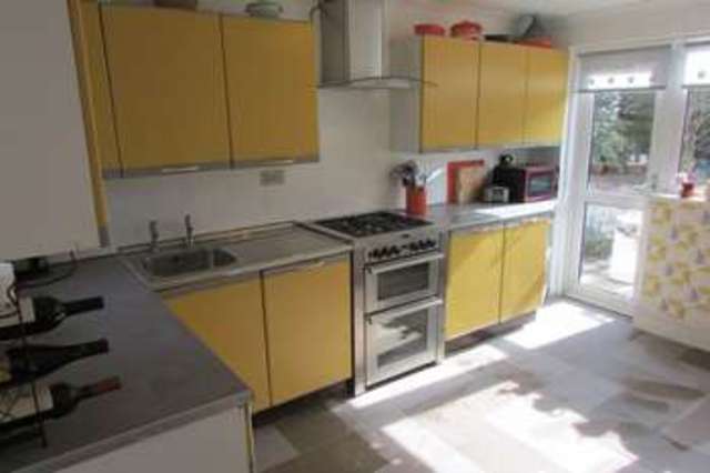  Image of 2 Bedroom Terraced to rent at Bardwell Close  Basingstoke, RG22 6UE