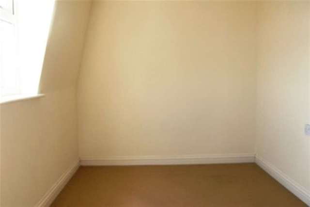  Image of 2 Bedroom Flat to rent at Southampton, SO14 1AX
