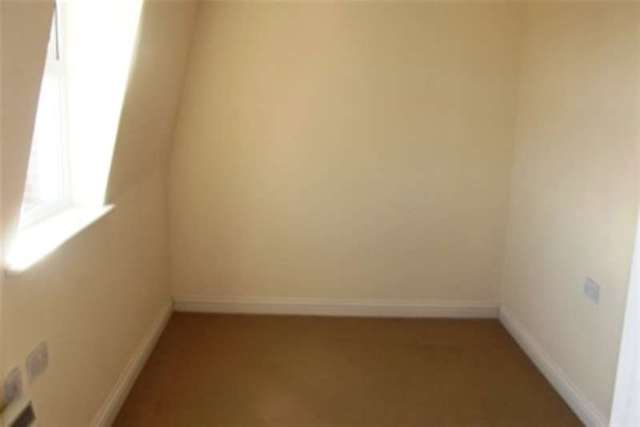  Image of 2 Bedroom Flat to rent at Southampton, SO14 1AX