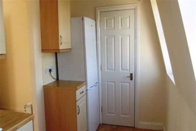  Image of 2 Bedroom Flat to rent at Southampton, SO14 1AX