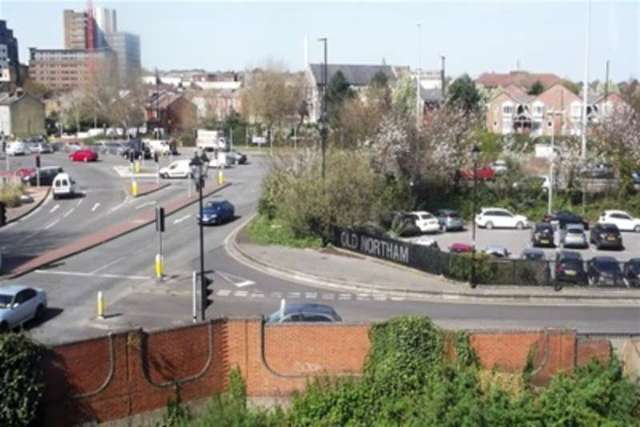 Image of 2 Bedroom Flat to rent at Southampton, SO14 1AX
