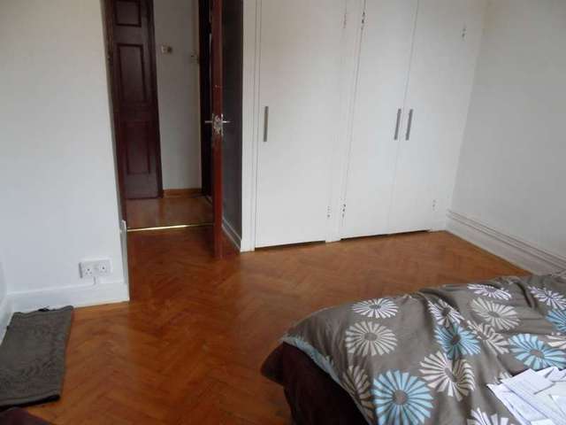  Image of 2 Bedroom Flat to rent at London, WC1H 8LD