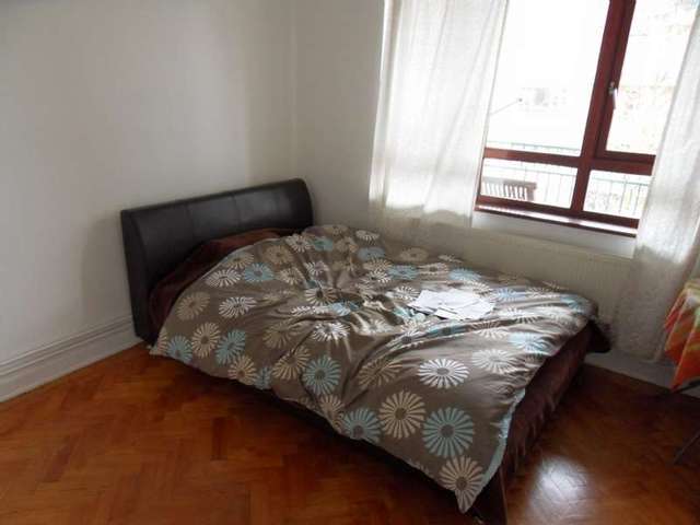  Image of 2 Bedroom Flat to rent at London, WC1H 8LD