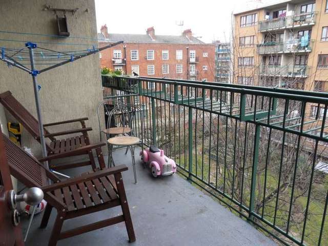 Image of 2 Bedroom Flat to rent at London, WC1H 8LD